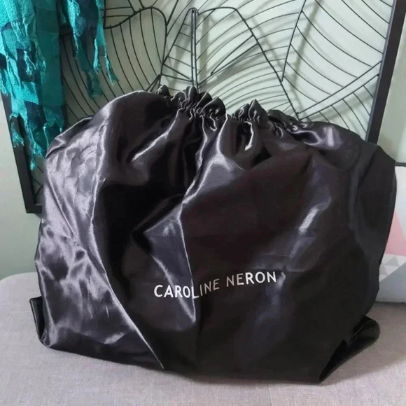 CN | Greige Open Leather Tote + Wristlet - NWOT - Picture 8 of 11
